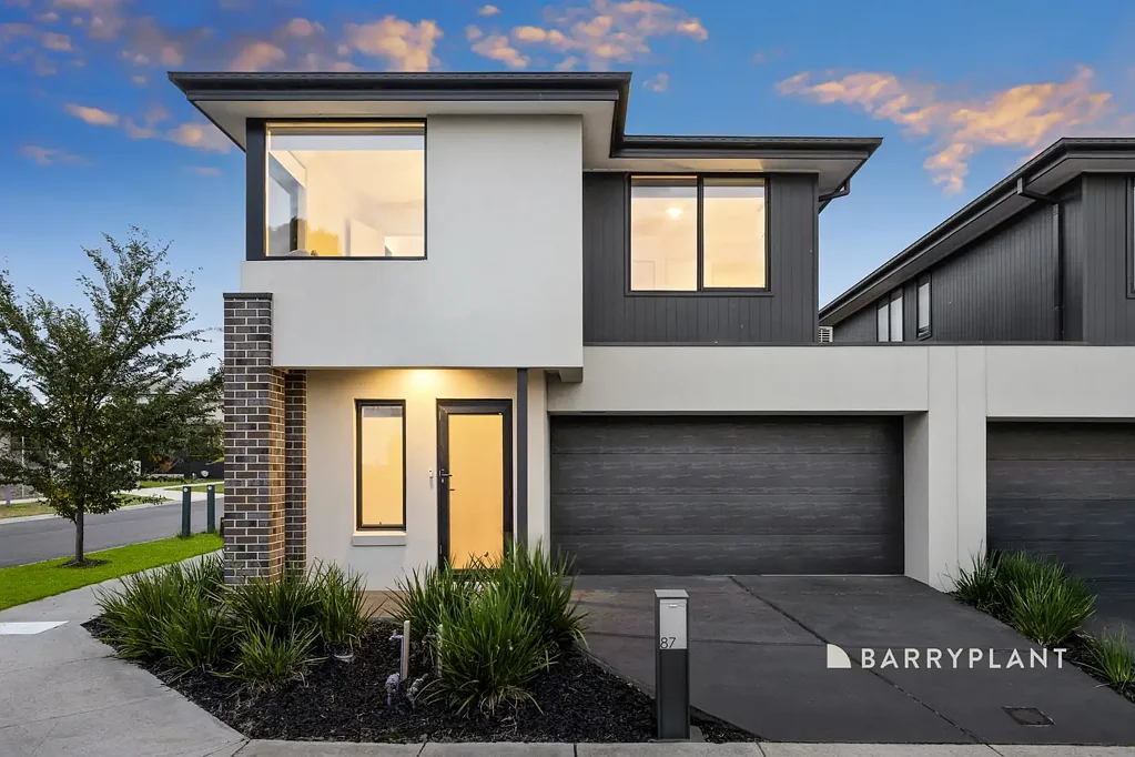 Modern Family Living in a Prime Officer Location