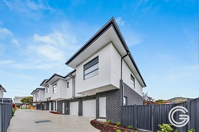 Narre Warren 2房 低维护联排别墅 主卧带套间 开放式布局 便捷交通连接 设备齐全厨房 紧邻商圈学校 Modern 2-Bedroom Townhouse with Space to Grow!