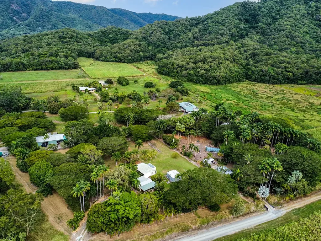 9 Palm Avenue, Mowbray, QLD 4877