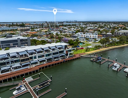 2/2 Marina Promenade, Paradise Point, Gold Coast, 3 ਕਮਰੇ, 4 ਬਾਥਰੂਮ, House
