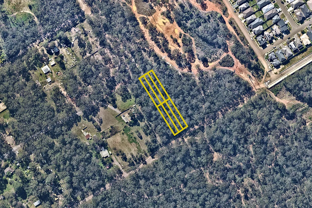 Grantham Farm Exceptional Dual-Frontage Site with Future Prospects