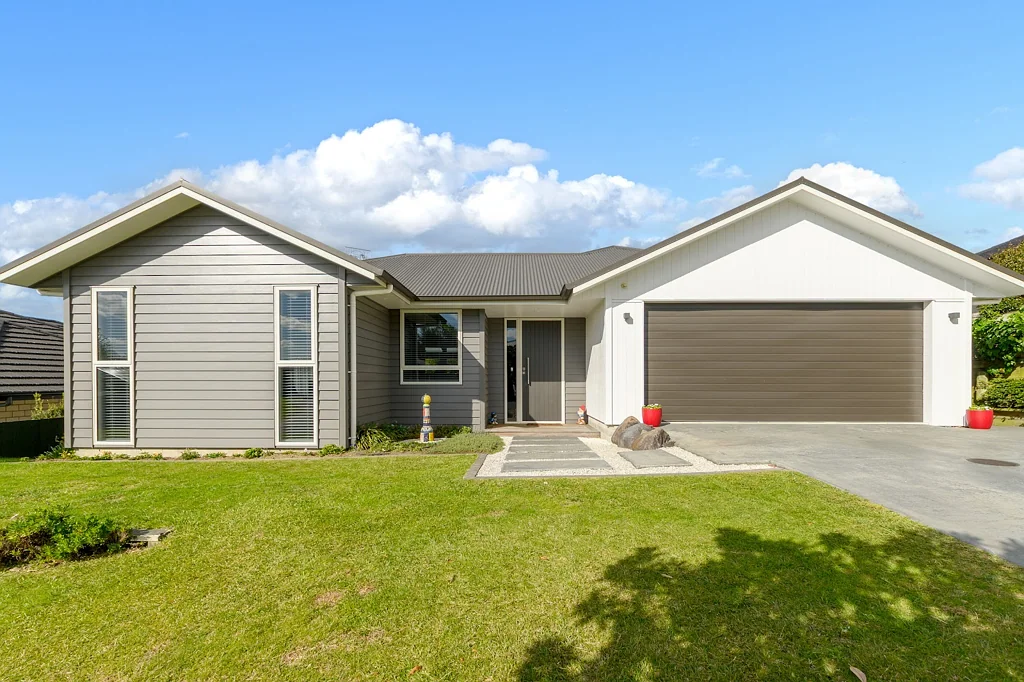 Pyes Pa 3房  STUNNNING FAMILY HOME SEEKS NEW OWNER
