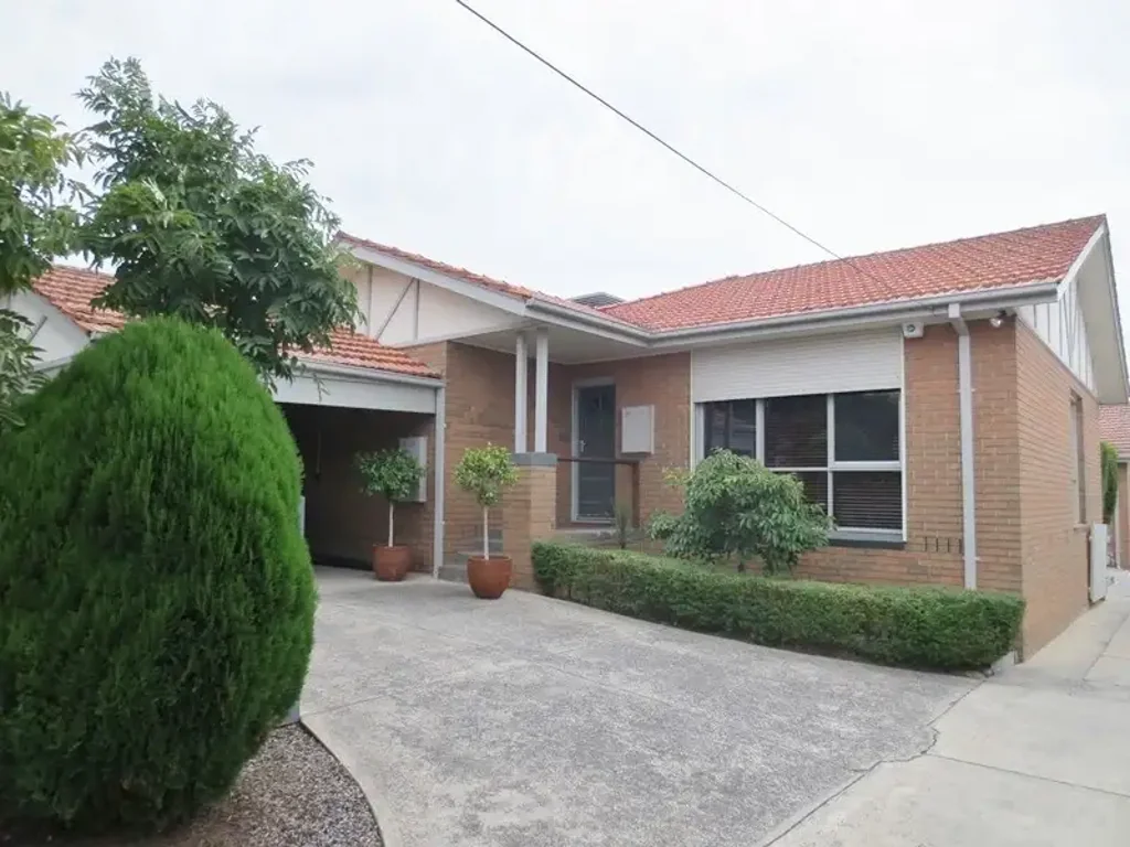 CONVENIENTLY LOCATED TWO BEDROOM UNIT