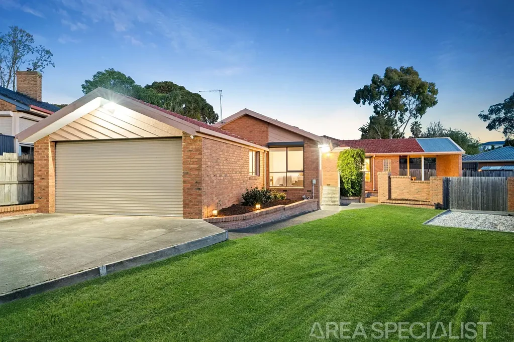Langwarrin 5બેડરૂમ The Brief: Flawless Fusion of Style & Comfort