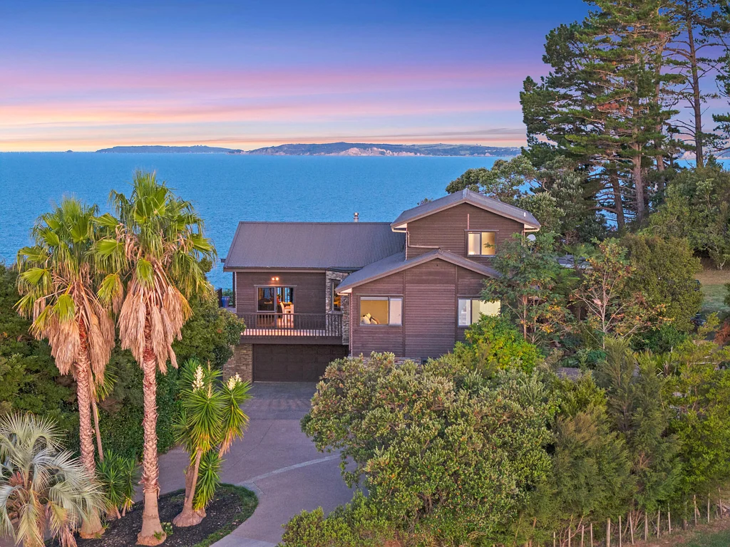 Hatfields Beach 5房 超凡海滨生活 | 震撼海景与大面积土地带来无限可能！ Private Coastal Sanctuary Close to Orewa