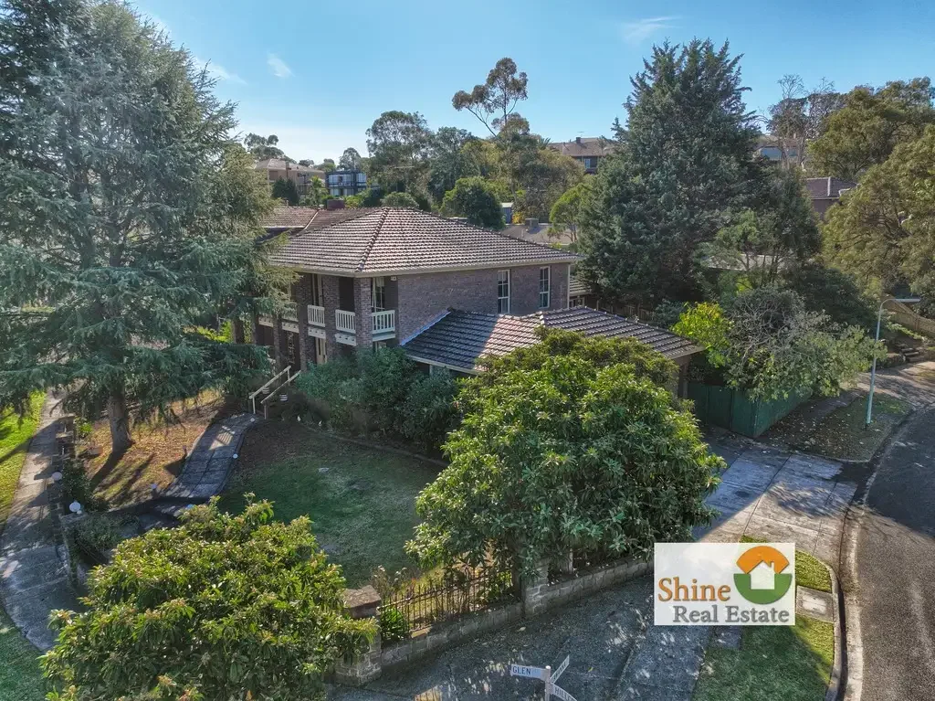 Templestowe 5房 街角地块 5卧书房 全新粉刷 近Ruffey Lake Park 三车库 大后院 娱乐空间 The Ultimate Multi-Generational Sanctuary
