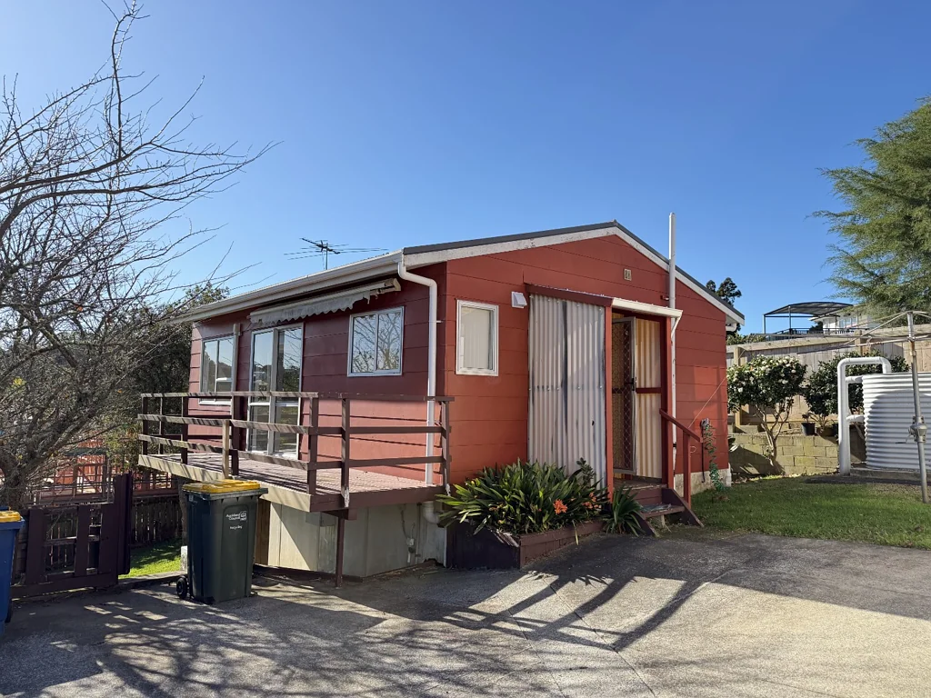 Sunny & Secure Family Home in the Heart of Sunnynook