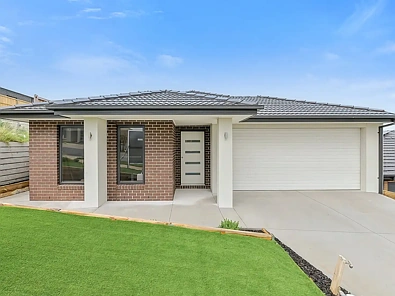 Pakenham 4 Bedroom Investment Opportunity- Modern Home with Secure Tenancy