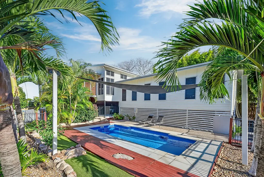 Bushland Beach 4ਬੈੱਡਰੂਮ The Modern Queenslander