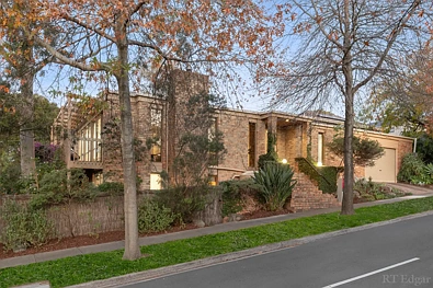 Balwyn 5 Slaapkamer Elegant Family Living with Future Potential in Prestigious Balwyn