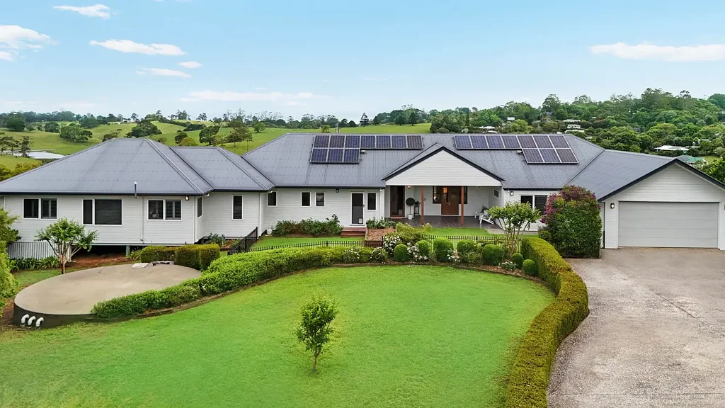 Maleny 5ห้องนอน Luxury Dual Living Retreat with Idyllic Hinterland Views