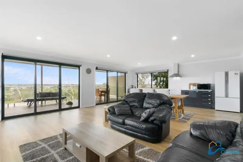 Loch Sport 4 Bedroom YOUNG IN AGE WITH SPECTACULAR VIEWS!