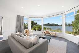86 Lake Crescent, Hamilton Lake