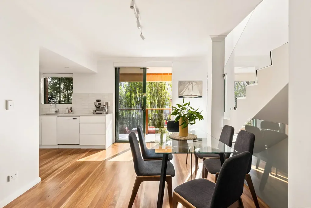 Redfern 3Kwarto Stylish townhouse sanctuary in the coveted Phillip Gardens