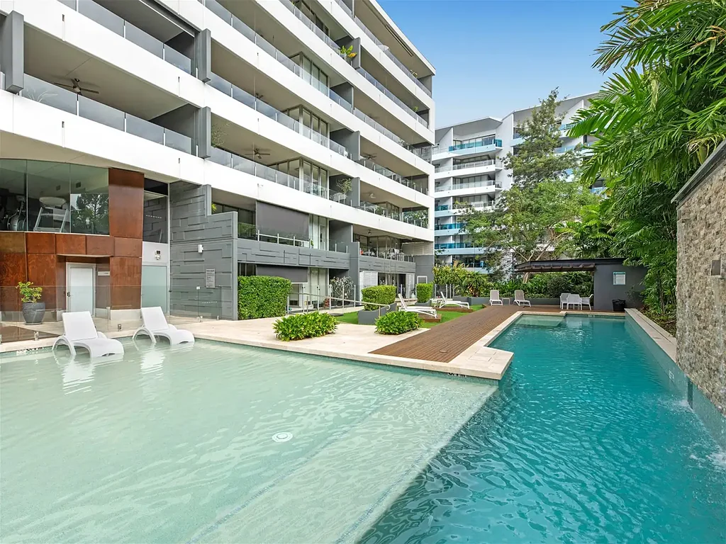 Spacious One-Bedroom Apartment Resort-Style