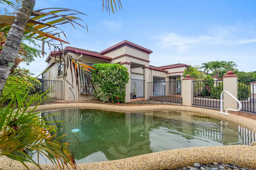 1/9-11 Oyster Court, Trinity Beach, QLD 4879