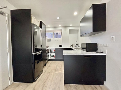 Spacious partly furnished 2 bedrooms with 2 bathrooms, 1 carpark, water included