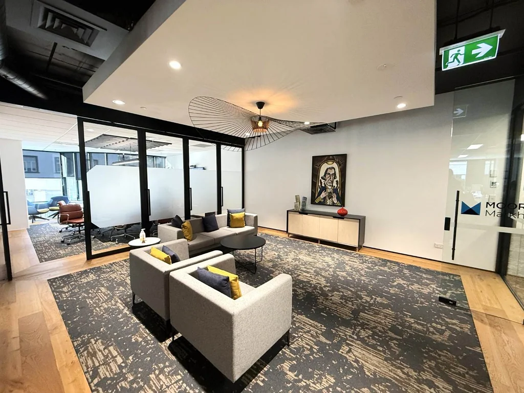 Newmarket TOP TIER NEWMARKET OFFICE WITH 30 PARKS