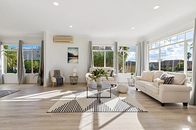 East Tamaki Heights 4બેડરૂમ Brick & Tile: Triple School Zone Gem