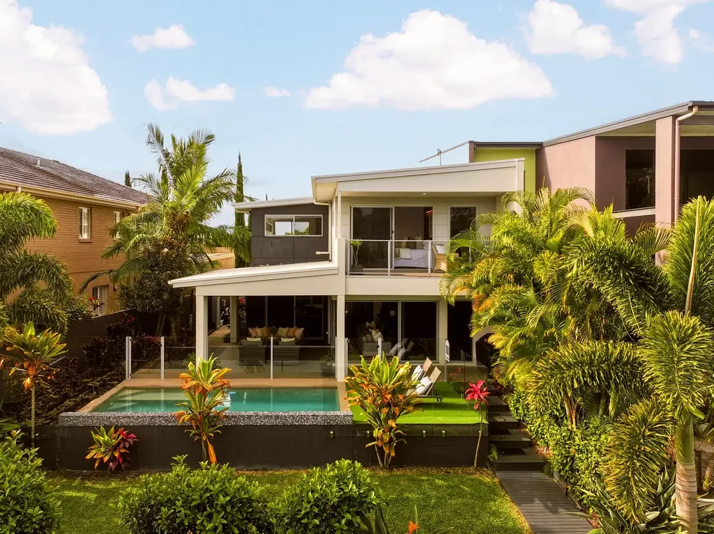 Maroochydore 4Zimmer Waterfront Elegance in the Heart of Sunshine Cove