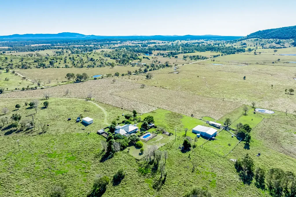 Theebine  Charming Country Homestead – Welcome to "Iris Hill"