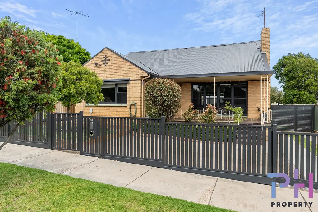 32 Hammer Street, Flora Hill, VIC 3550