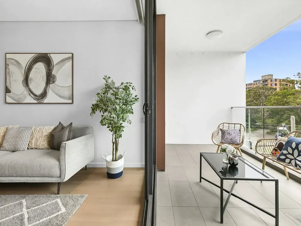 Lane Cove 2 Bedroom Luxury Apartment Footsteps from Tranquil Burns Bay Reserve
