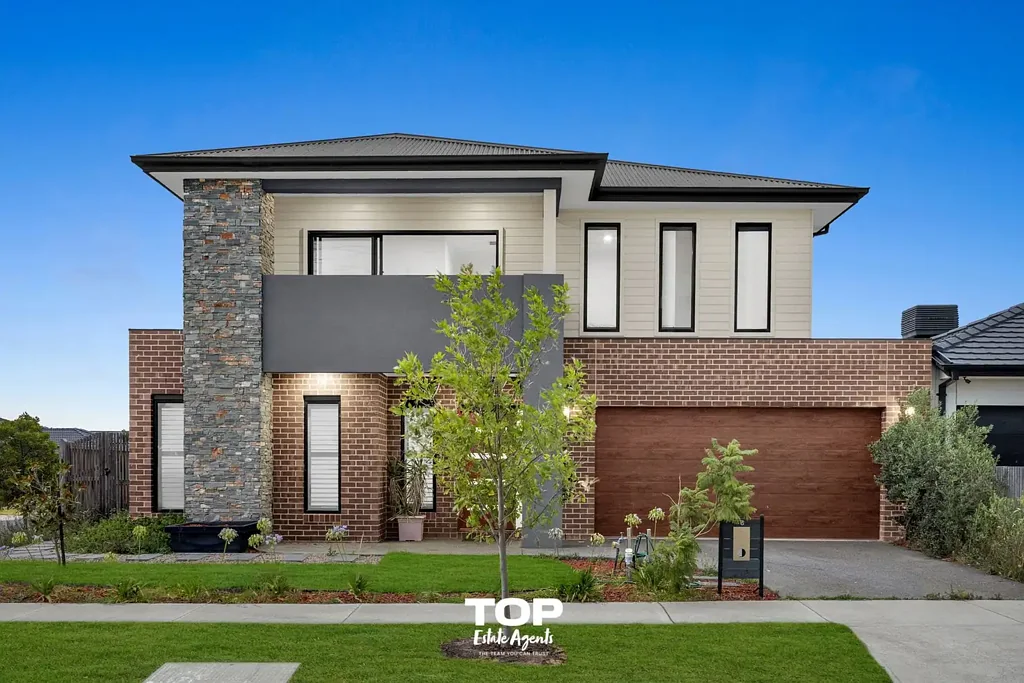 8 Lensing Street, Clyde North, VIC 3978