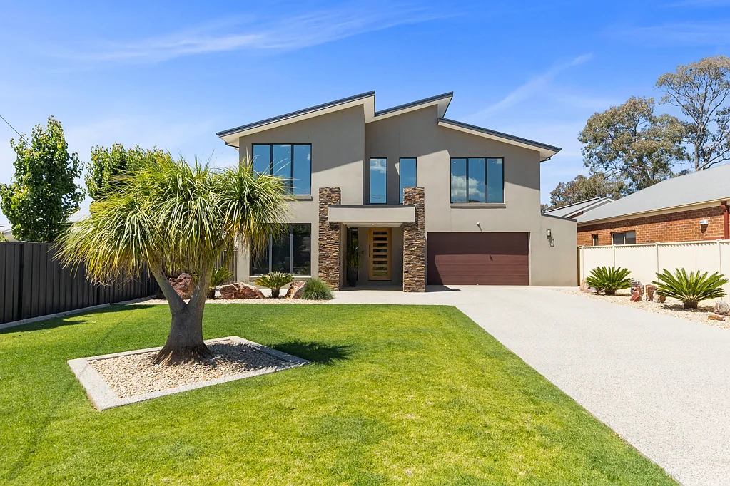 Nagambie 4침실 "Lake House"