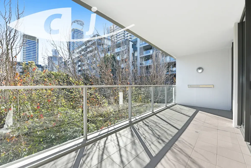 Abundantly designed two bedroom apartment with absolute convenience!