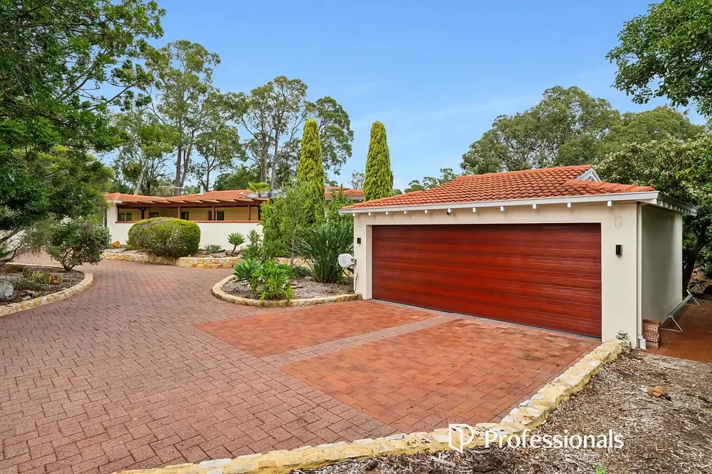 Lesmurdie 4chambre Live your Hills Dream - A Perfect Blend of Contemporary Elegance and Nature's Beauty