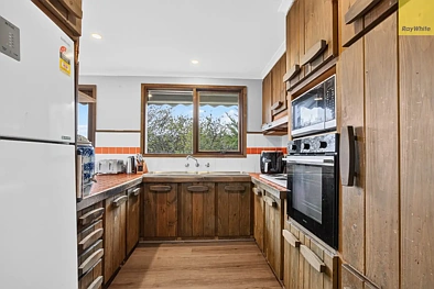 8 McBride Street, Bacchus Marsh, VIC 3340, 3 slaapkamers, 2 badkamers, House