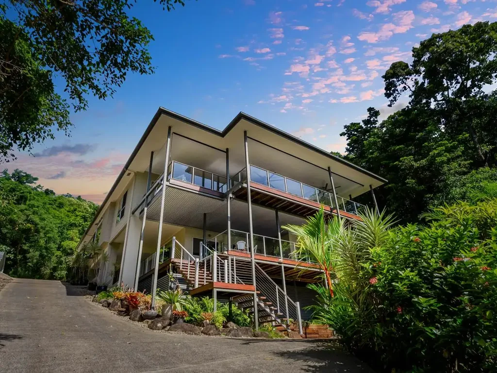 15-17 Mount William Close, Redlynch, QLD 4870