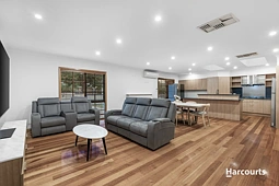 9 Medhurst Street, Burwood East