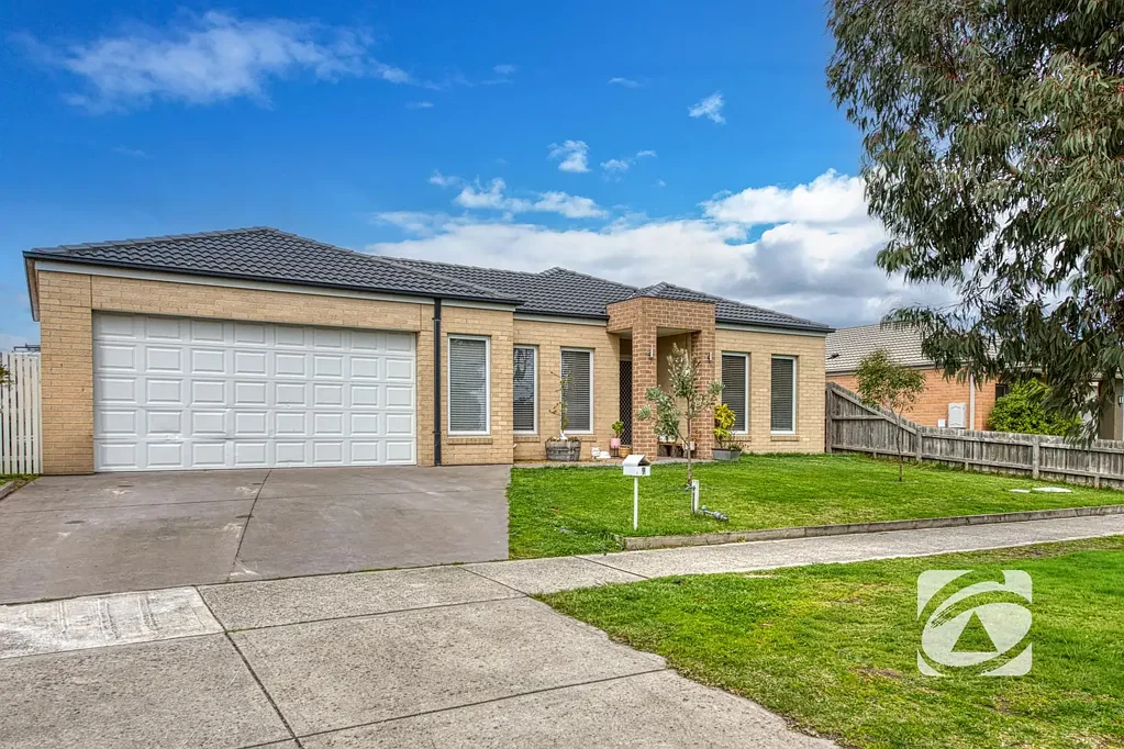 Lang Lang 5Moenga Enormous Family Home