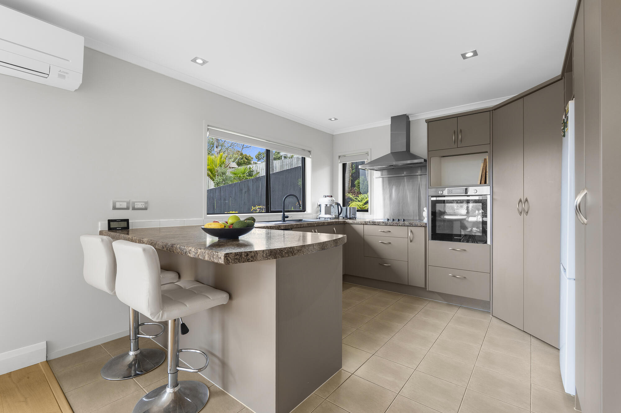 12 Bloomfield Rise, Stanmore Bay, photo 4