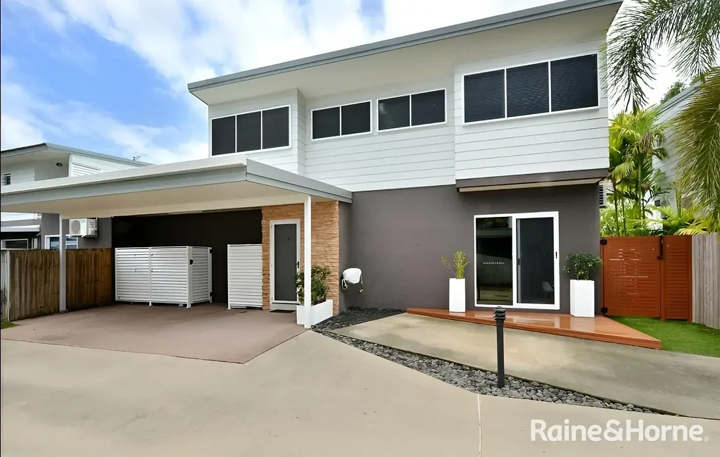 Port Douglas 3房  TROPICAL VILLA LIVING WITH PRIVACY, SPACE & STRONG RETURNS