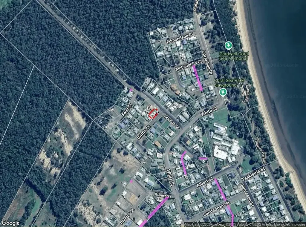 Cardwell 1Phòng ngủ SEA CHANGE- SHORT STROLL TO BEACH- CORNER BLOCK WITH A 40ft Container SLAB ON IT FOR ONLY $130,000- BE QUICK