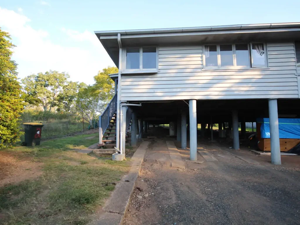 Unique One-Bedroom Unit in Convenient Riverview Location