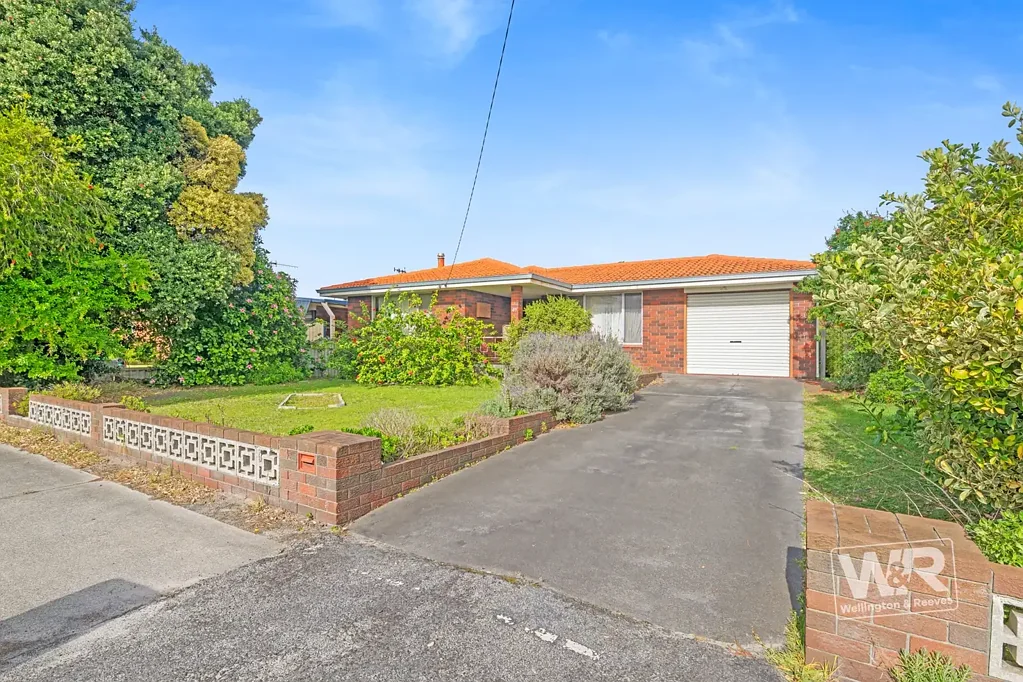 Spencer Park 4 Bedroom FLASHBACK TO THE 70’S IN HIGH-DEMAND AREA