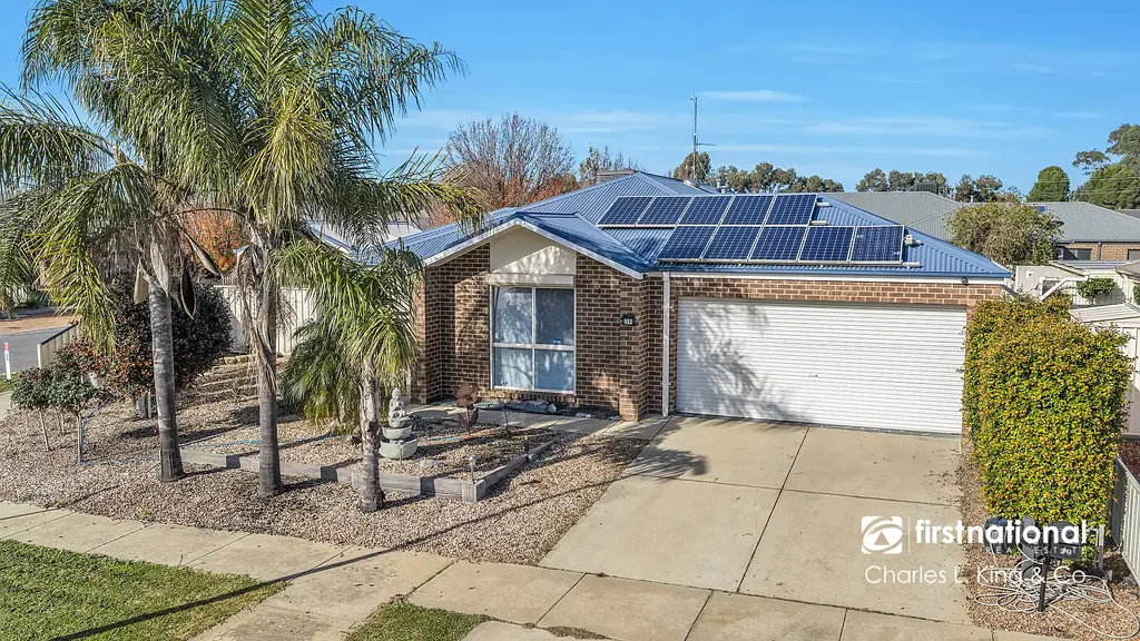 Spacious Family Home with Multiple Living Areas & Great Outdoor Entertaining