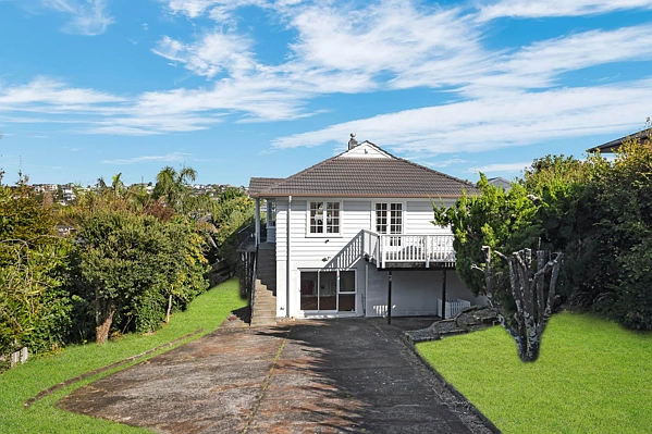 5 Page Point, Mellons Bay, Manukau City