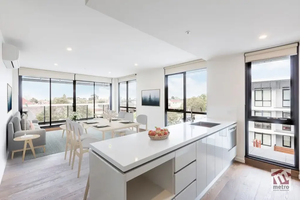 SOPHISTICATED OPEN PLAN LIVING!