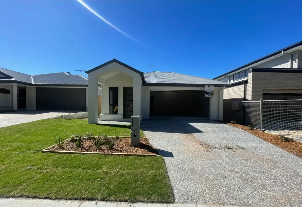 Enjoy Space, Privacy & Lifestyle Living in South Maclean