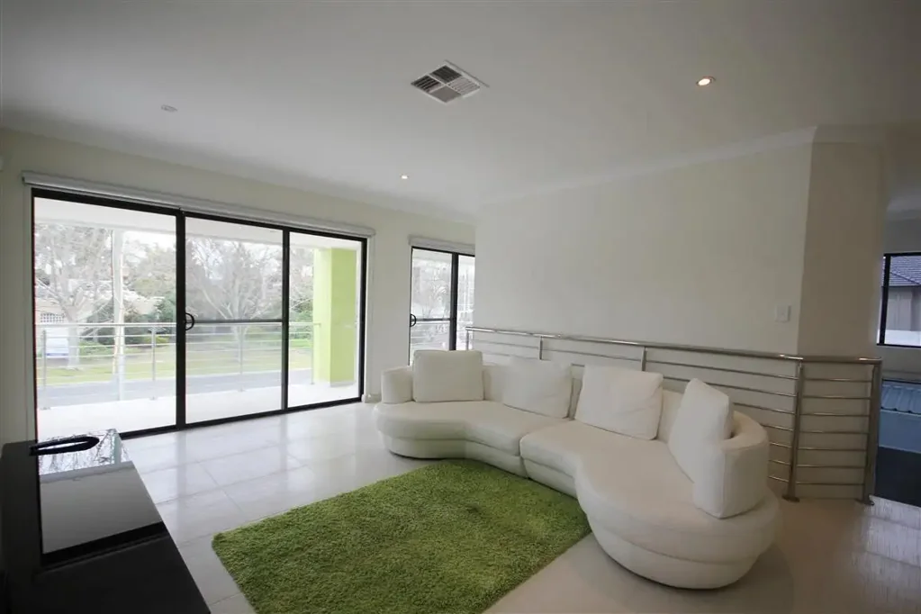 BEAUTIFUL TOP LEVEL 3 BEDROOM FURNISHED APARTMENT