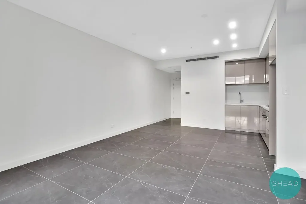 BEAUTIFUL MODERN APARTMENT WITH AN AS NEW INTERIOR