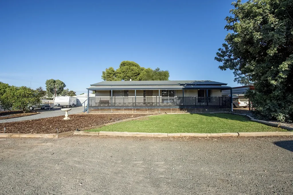 1 West Tce, Laura, SA 5480
