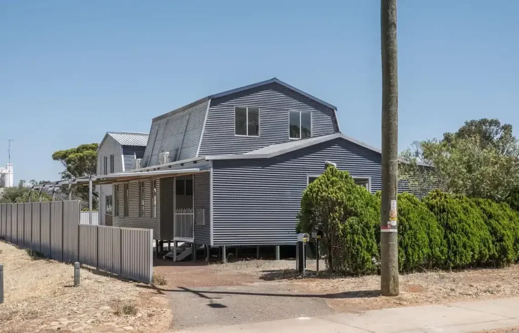 Northam 7房  Dual Income Opportunity – Zoned R30 Investment with Strong Returns!
