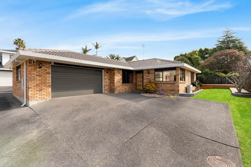 1/66 Picasso Drive, West Harbour, Waitakere City, Auckland