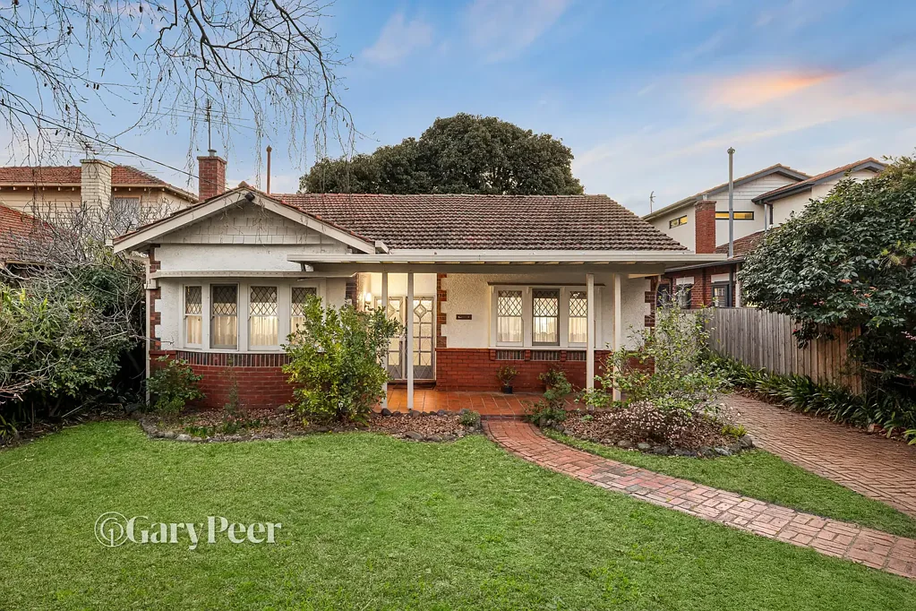 Caulfield South 4ਬੈੱਡਰੂਮ Prime position to renovate or redevelop